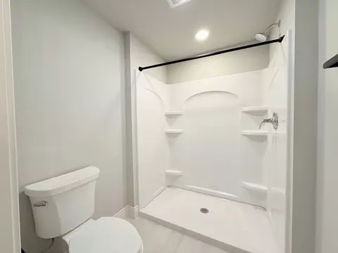Bath - Unit 16 Timberlane Circle, Deforest, WI 53532 photo 5 of 5