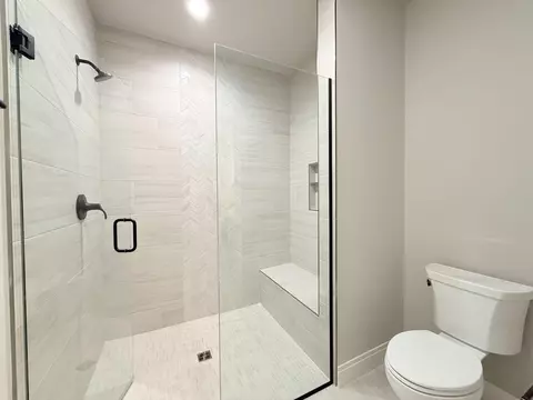 Bath - Unit 16 Timberlane Circle, Deforest, WI 53532 photo 2 of 5