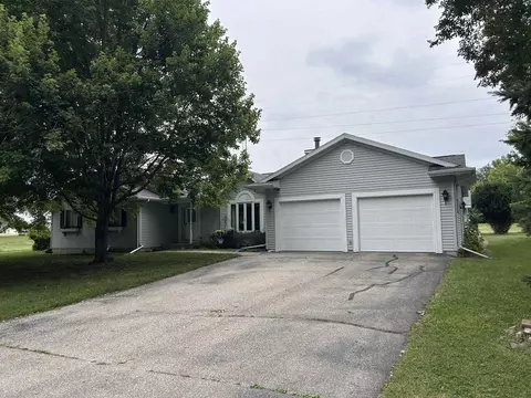 10608 N Hillside Row, Edgerton, WI 53534