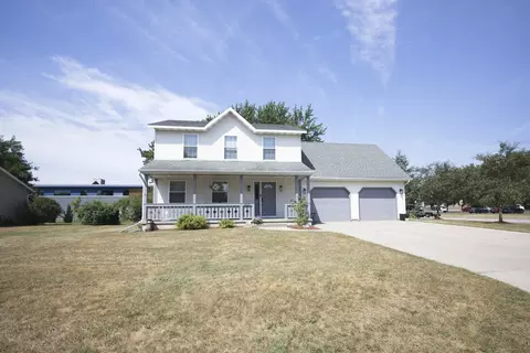 927 Lone Tree Ln, Prairie Du Sac, WI 53578