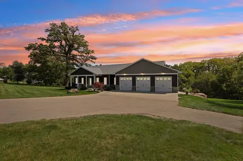 4650 Penny Ln, Dodgeville, WI 53533