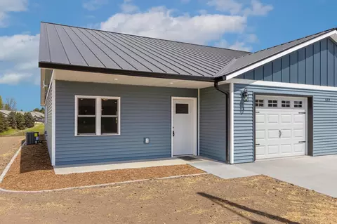 627 Salsbery Cir #1, Hillsboro, WI 54634