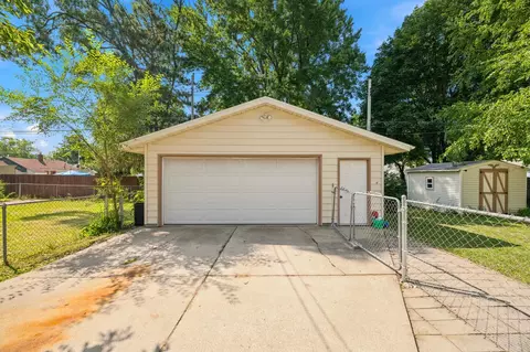 Exterior - 1726 Arbor Dr, Beloit, WI 53511 photo 2 of 3