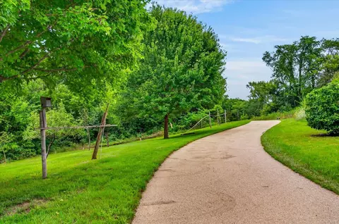 4920 Floyd Rd, Dodgeville, WI 53533