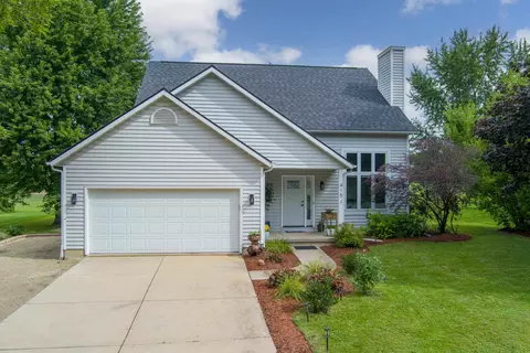 415 W Clover Ln, Cottage Grove, WI 53527