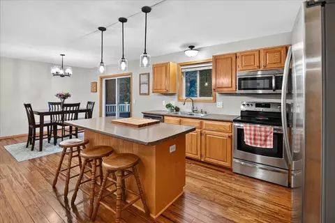 1210 Twinleaf Ln, Madison, WI 53719