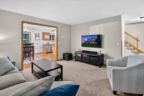 1210 Twinleaf Ln, Madison, WI 53719
