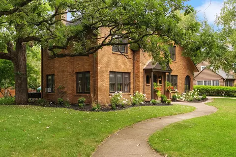 Exterior - 804 Milwaukee Rd, Beloit, WI 53511 photo 7 of 13