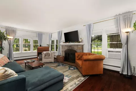Living - 804 Milwaukee Rd, Beloit, WI 53511 photo 1 of 7