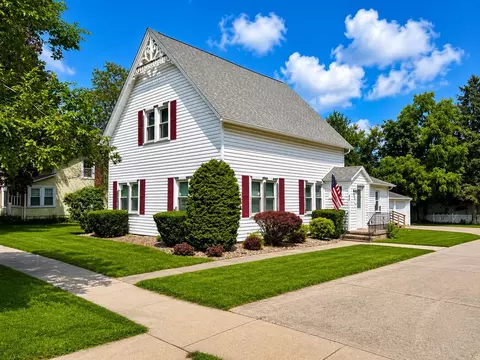 317 Allen St, Clinton, WI 53525