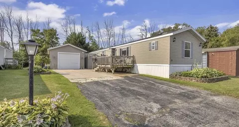 33 S Hiawatha Cir #33, Sheboygan, WI 53081