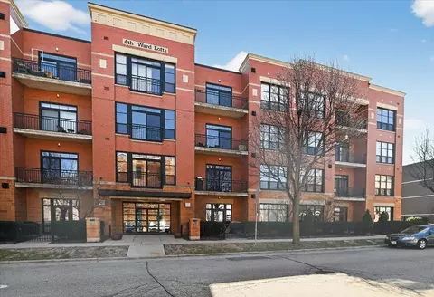 615 W Main St #207, Madison, WI 53703