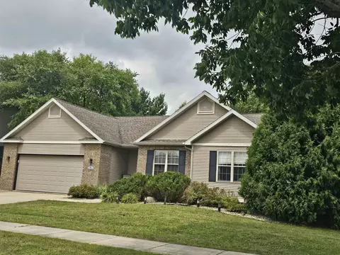 916 Forest View Dr, Verona, WI 53593