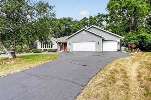 5738 S Splendor Valley Dr, Janesville, WI 53548
