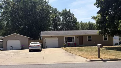 464 Bonnie Rd, Cottage Grove, WI 53527