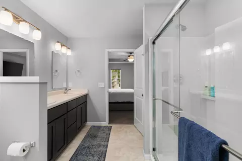 Bath - 545 Pluto St, Madison, WI 53718 photo 2 of 4