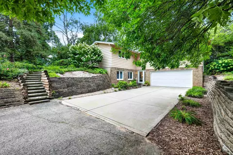 2845 Pleasant View Heights Rd, Cottage Grove, WI 53527