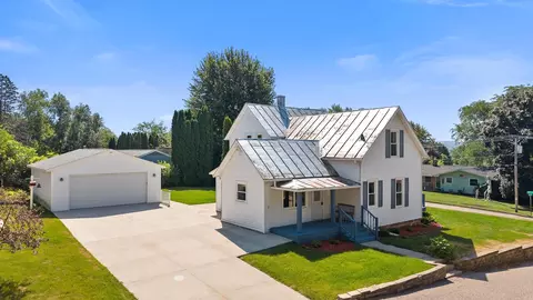 401 15th St #1708, Baraboo, WI 53913