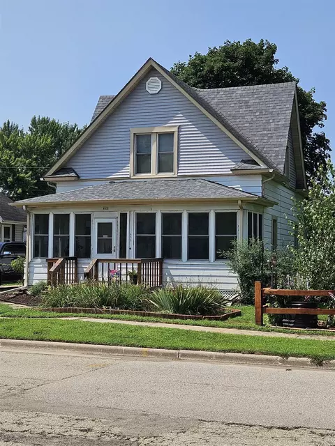 403 N East St, Blue River, WI 53518