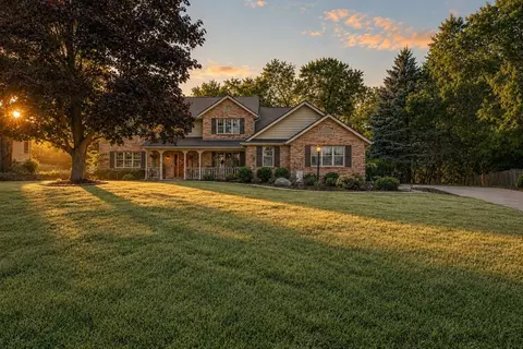 1672 Mound View Pl, Whitewater, WI 53190