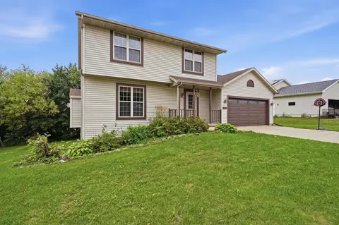 407 Kleine St, Deerfield, WI 53531