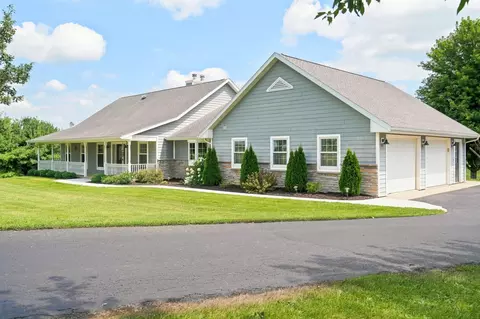 3666 County Road J Rd, Benton, WI 53803