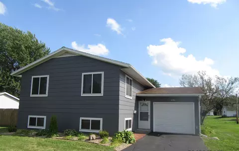 1036 5th St, Baraboo, WI 53913