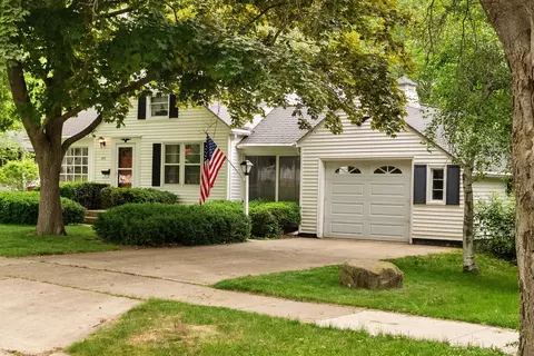653 Orchard Dr, Madison, WI 53711