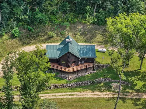 6465 Coon Rock Rd, Arena, WI 53503