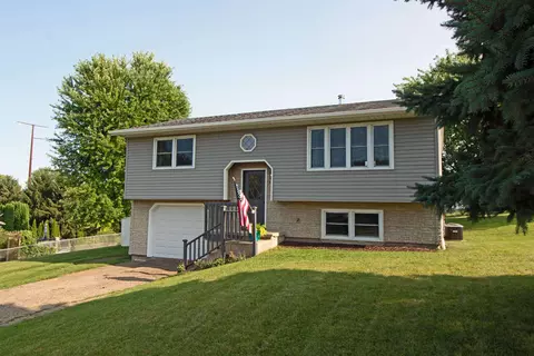 106 Ruste Rd, Barneveld, WI 53507