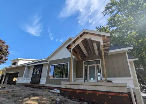 2894 Waubesa Ave, Madison, WI 53711
