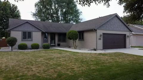 3800 Amber Ln, Janesville, WI 53546