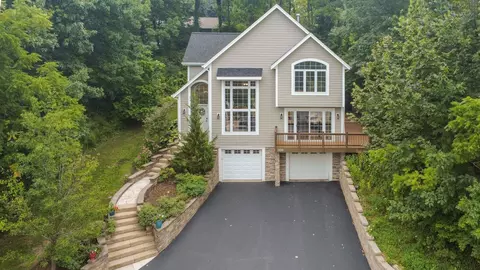 30329 Beachview Ln, Waterford, WI 53185