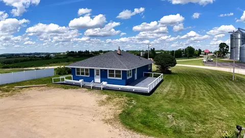674 County Road O Rd, Mineral Point, WI 53565