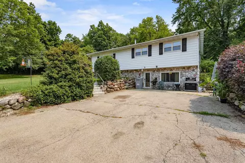 7419 Riles Rd, Middleton, WI 53562