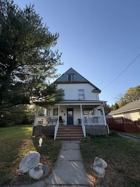 709 Jackson St, Fort Atkinson, WI 53538