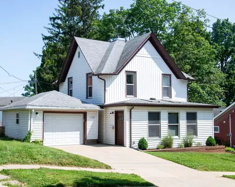 108 S Iowa St, Mineral Point, WI 53565