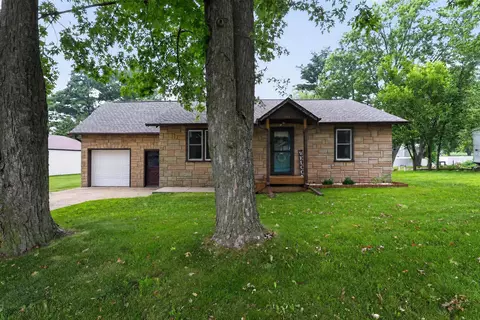 143 N 5th St, Evansville, WI 53536