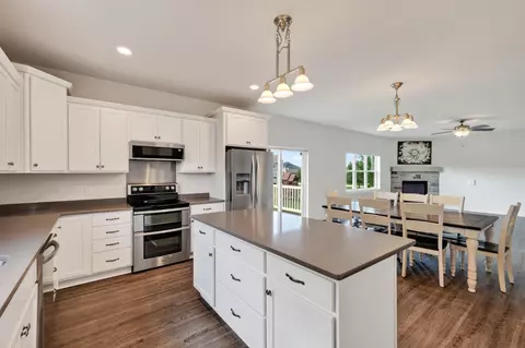 1229 Patriot Way, Sun Prairie, WI 53590
