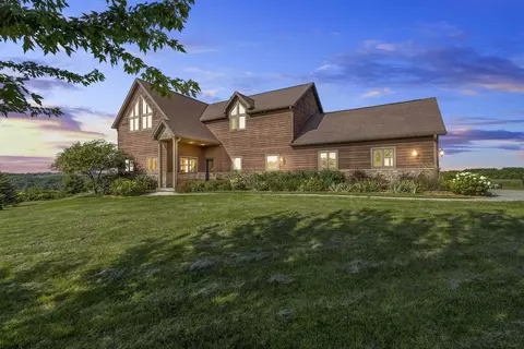 n8594 Hay Hollow Road, Blanchardville, WI 53516