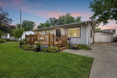 1930 Shelley Ln, Madison, WI 53704