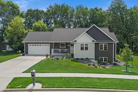 1002 Hay Creek Trl, Reedsburg, WI 53959
