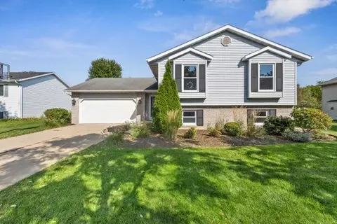 829 Edgemore Dr, Sun Prairie, WI 53590