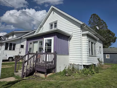 311 S Monroe St, Watertown, WI 53094
