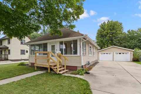 1402 Barham Ave, Janesville, WI 53548