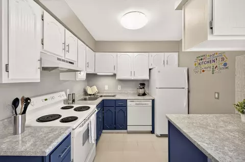 Kitchen - 2028 Post Rd, Madison, WI 53713 photo 3 of 6