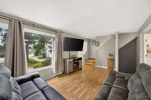 Living - 2028 Post Rd, Madison, WI 53713 photo 4 of 5