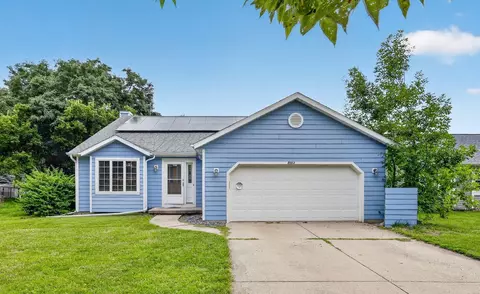 7862 W Oakbrook Cir, Madison, WI 53717