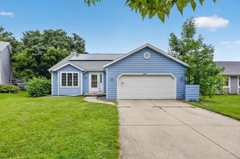 7862 W Oakbrook Cir, Madison, WI 53717