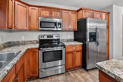 Kitchen - 705 Reflection Dr, Verona, WI 53593 photo 4 of 5